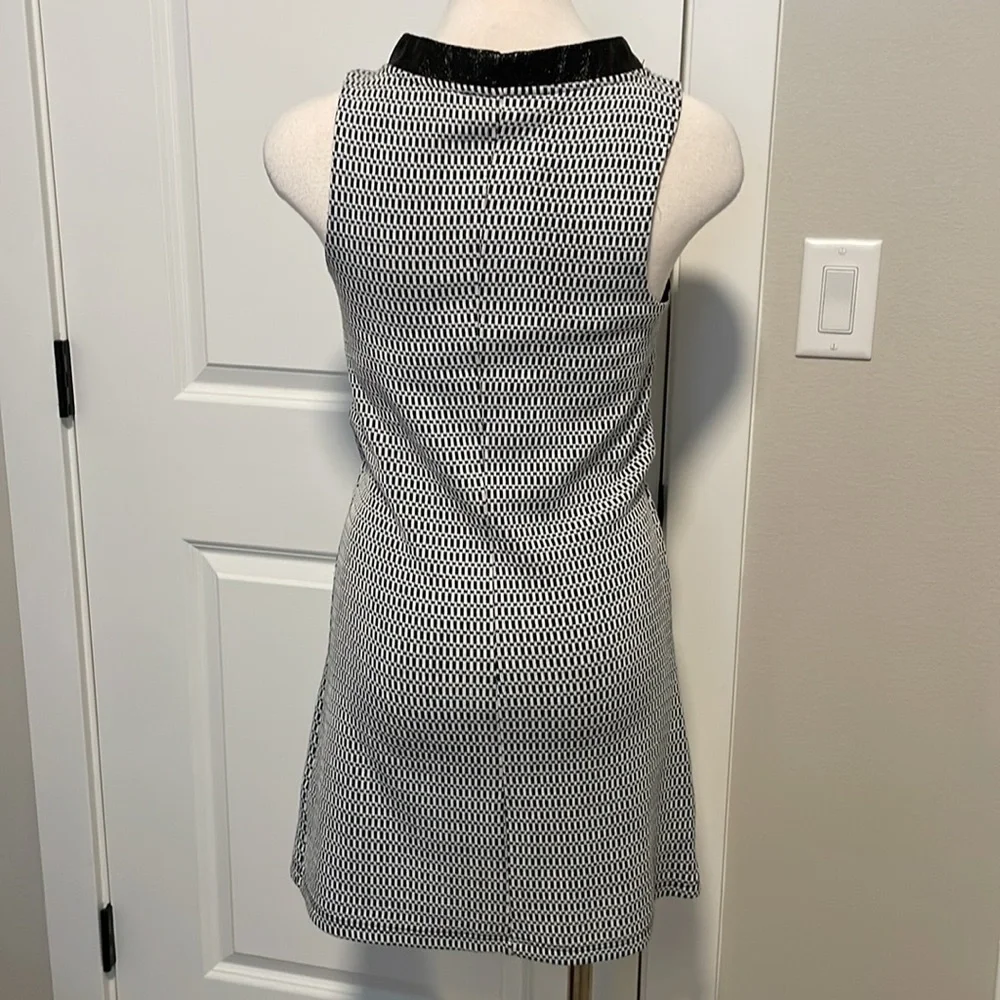 Miss Selfridge black/ white sleeveless knit dress sz 4